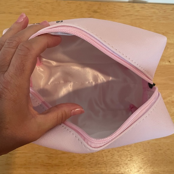 Crème Shop Disney Mickey Minnie Cosmetic Bag-pink-NWT - Picture 8 of 12